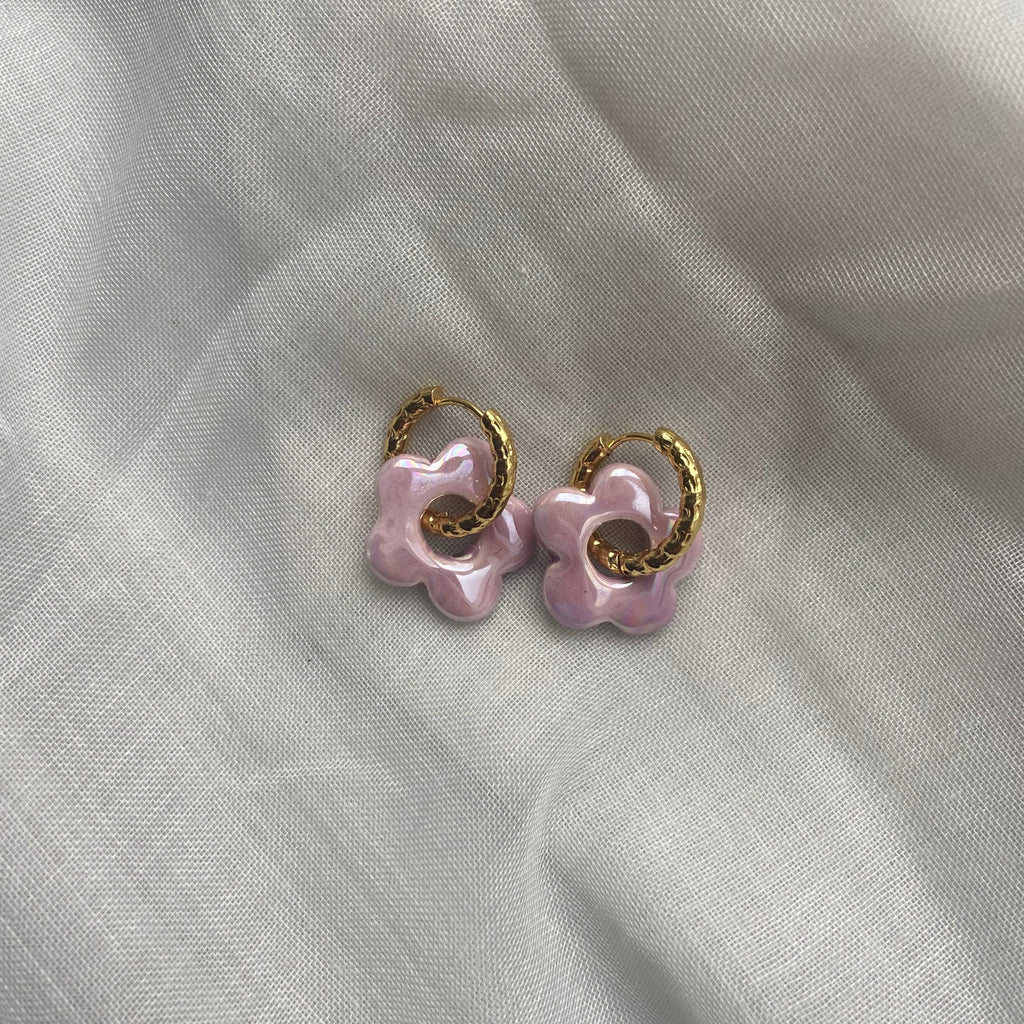 boucles d'oreilles forme fleur lila
