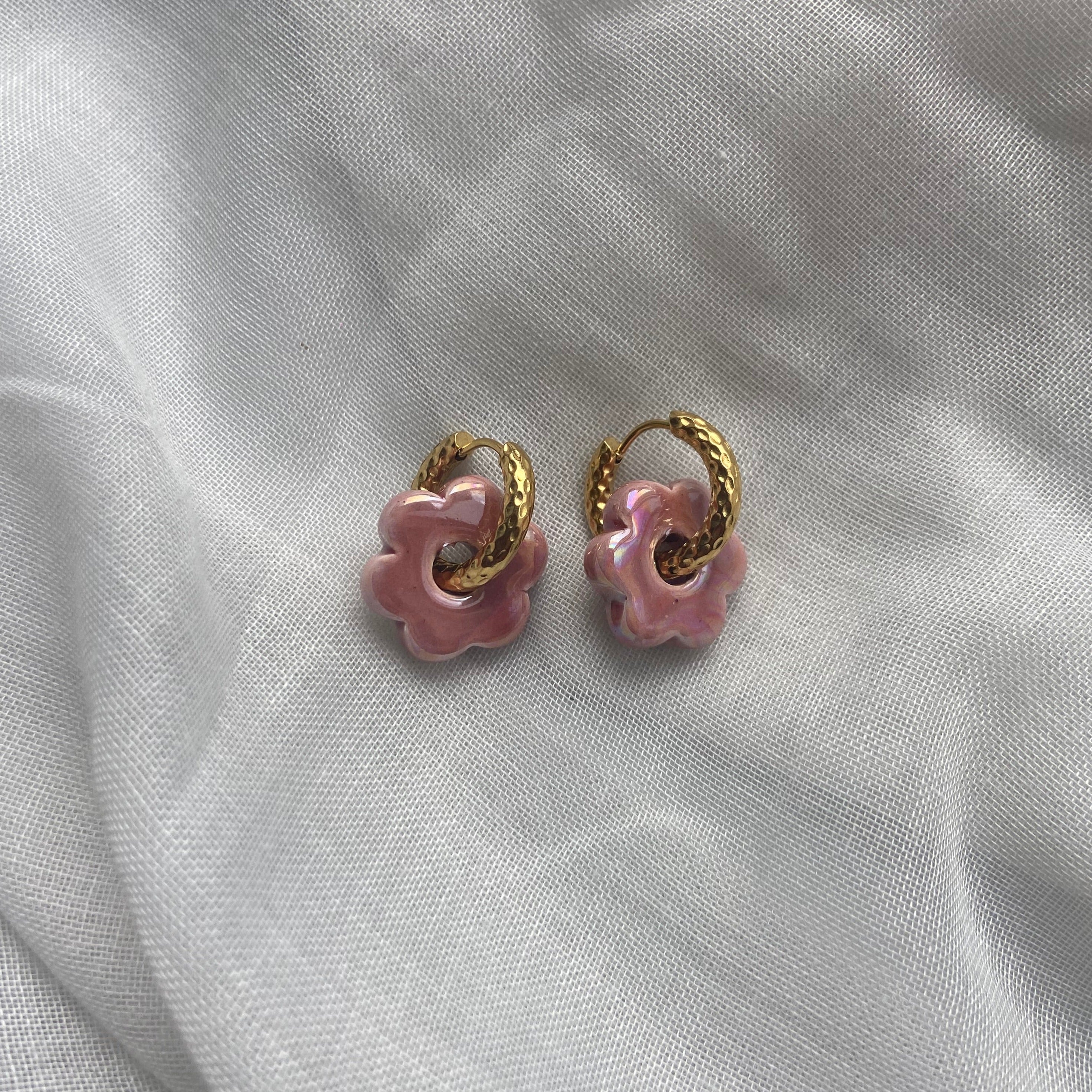 boucles d'oreilles forme fleur petite rose